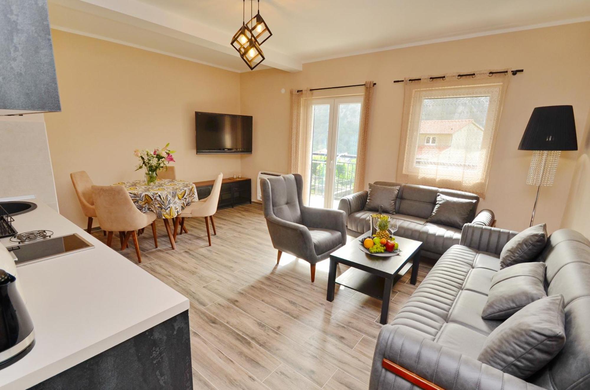 Apartments Orizzonte With Beautiful View Of The Bay Kotor Bagian luar foto