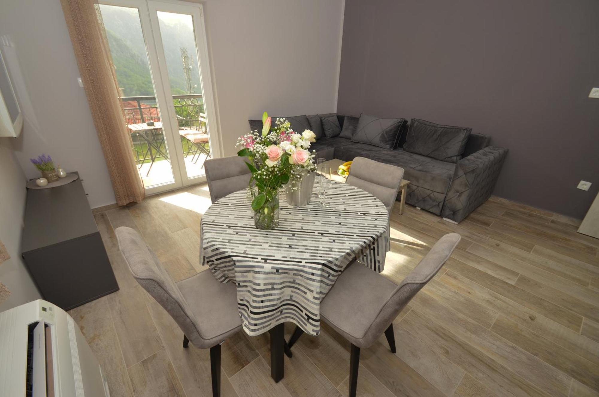 Apartments Orizzonte With Beautiful View Of The Bay Kotor Bagian luar foto