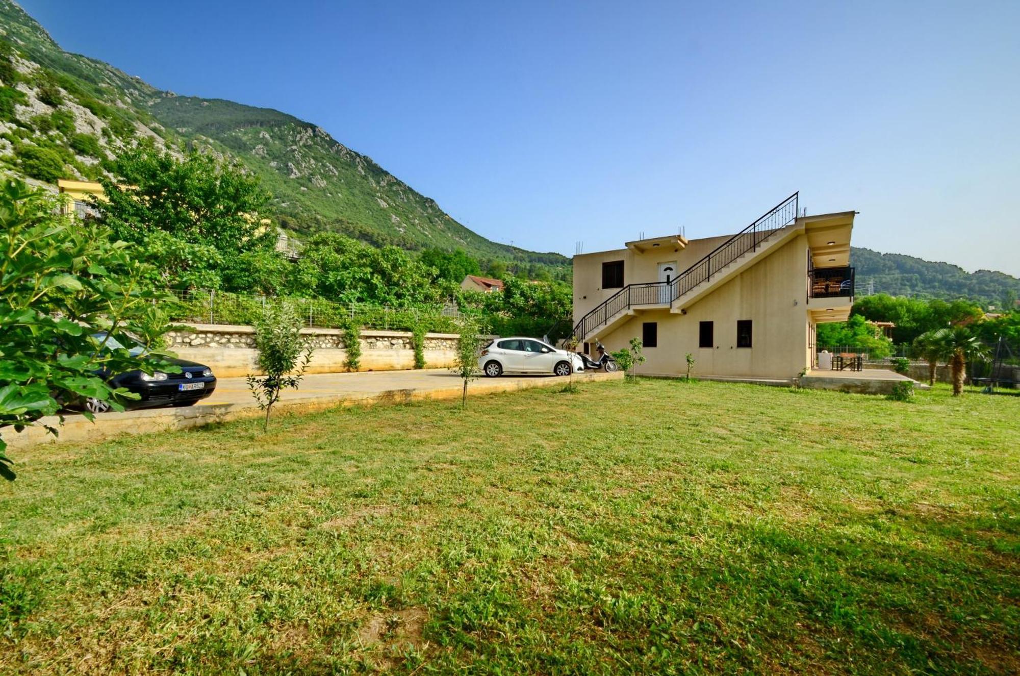 Apartments Orizzonte With Beautiful View Of The Bay Kotor Bagian luar foto