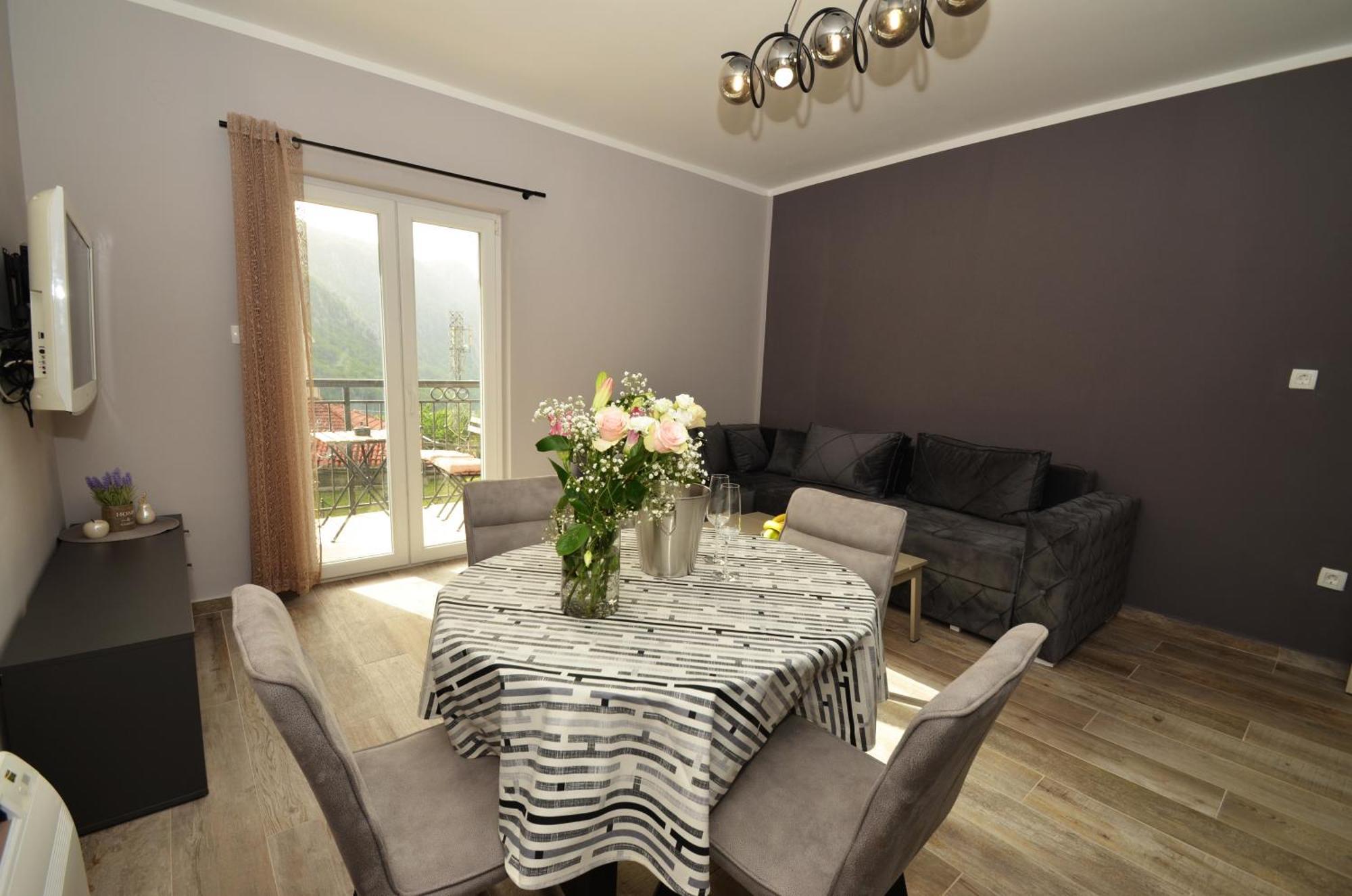 Apartments Orizzonte With Beautiful View Of The Bay Kotor Bagian luar foto