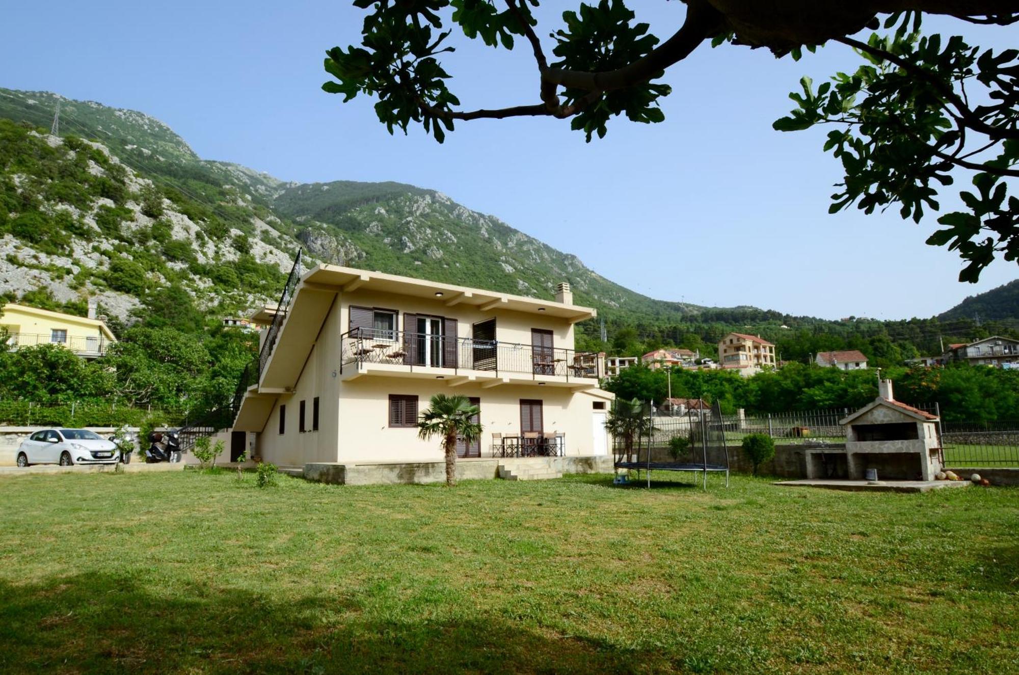 Apartments Orizzonte With Beautiful View Of The Bay Kotor Bagian luar foto