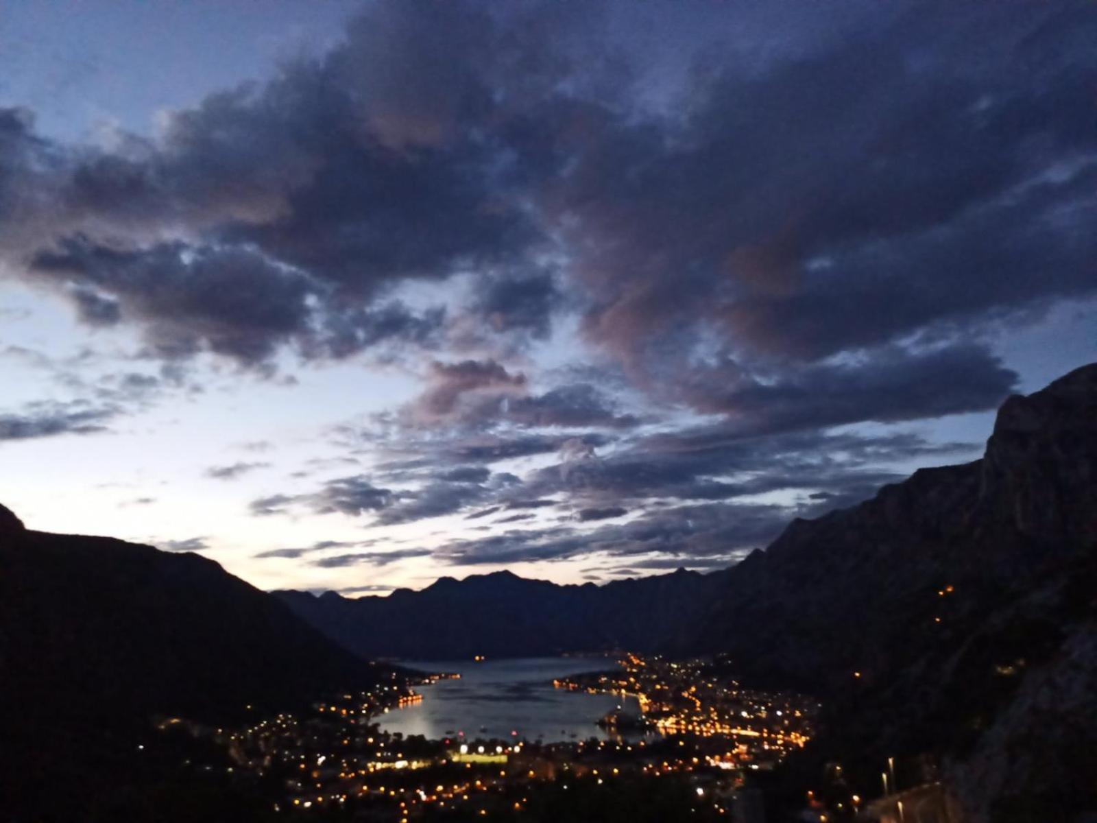 Apartments Orizzonte With Beautiful View Of The Bay Kotor Bagian luar foto